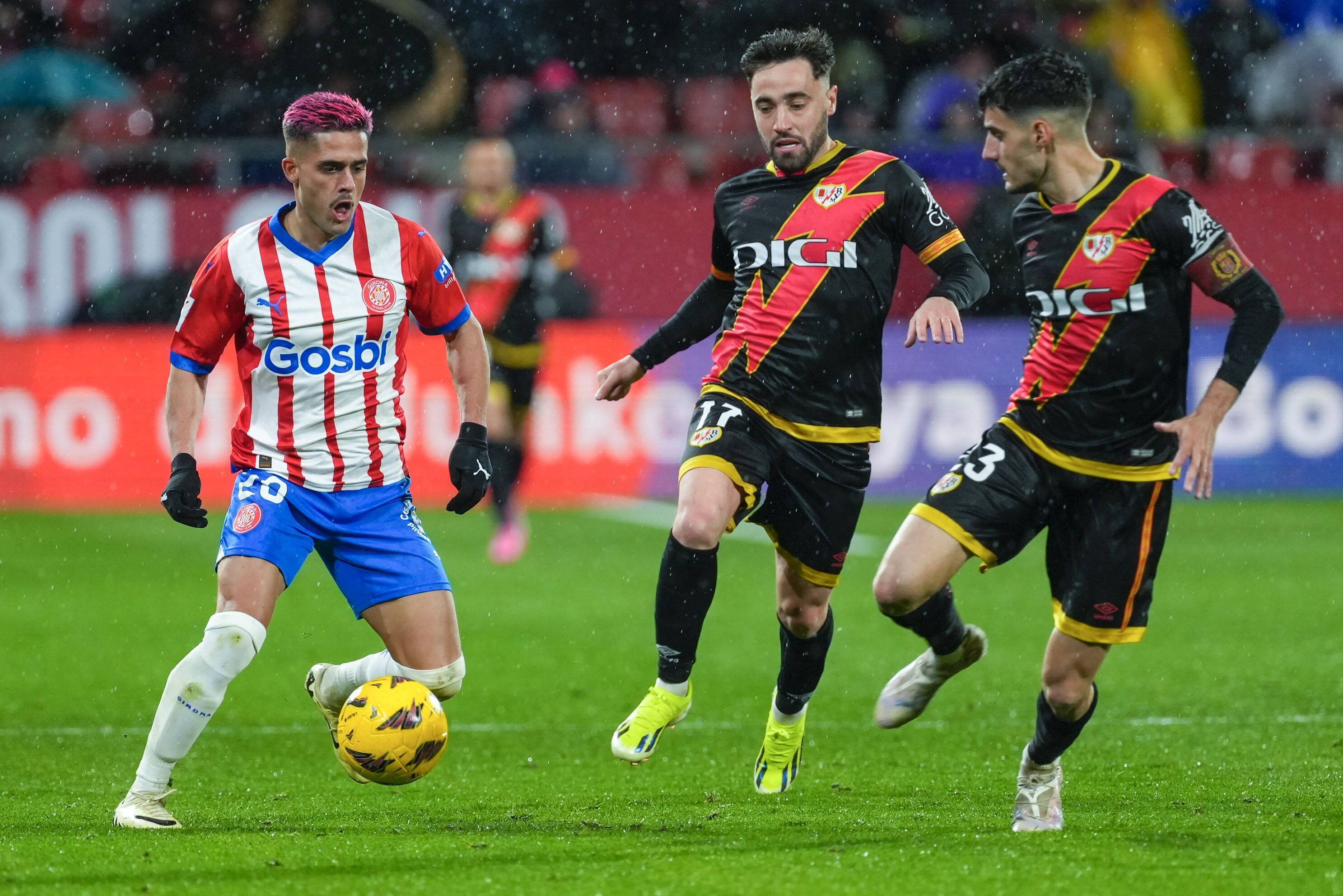 爱游戏入口-精彩足球盛事持续进行，球队实力对比激烈的简单介绍