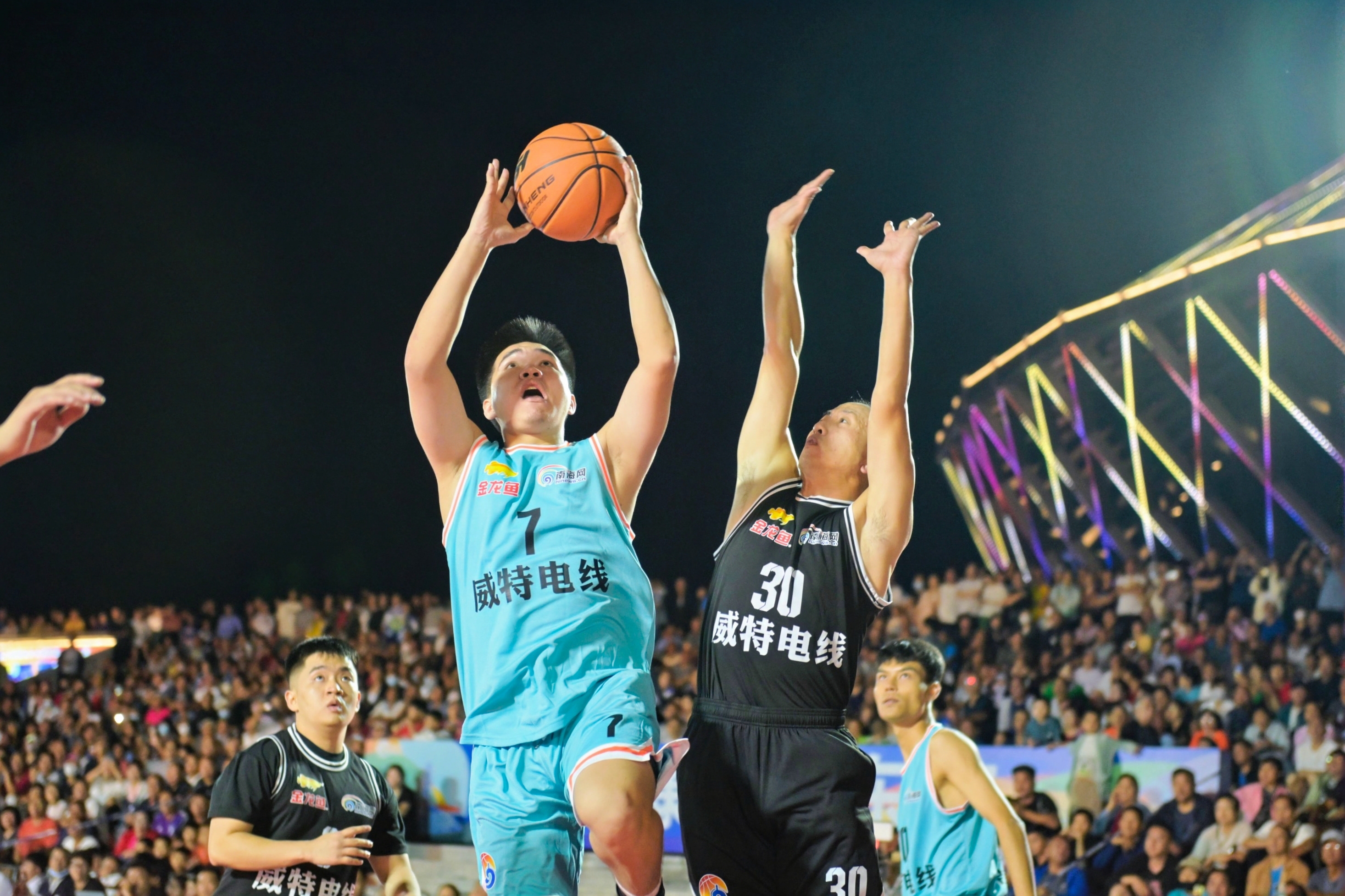 中国篮球超级联赛收官冠军球队站上历史巅峰的简单介绍 中国篮球超级联赛收官冠军球队站上历史巅峰的简单介绍