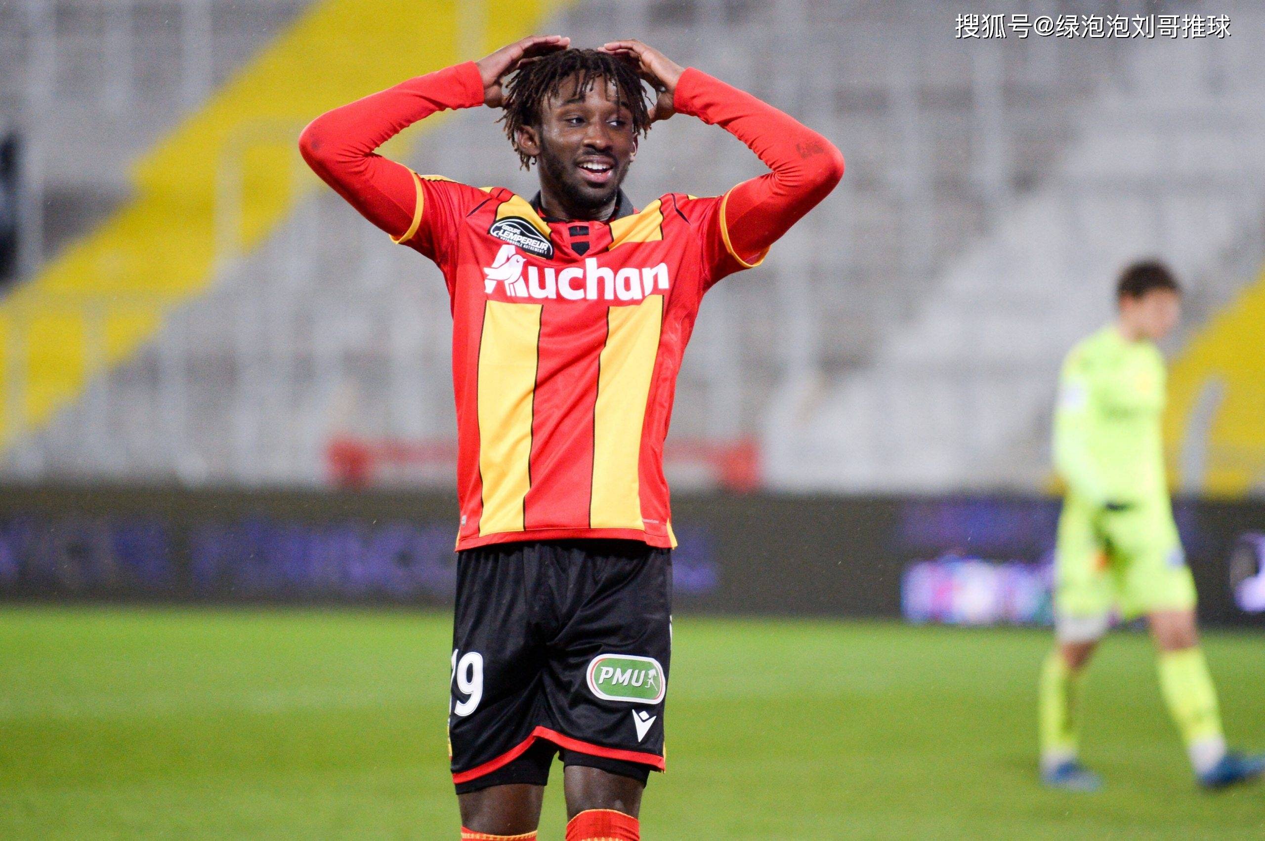 爱游戏官网入口-关于多哈阿尔萨德球员表现神勇，引发观众热议的信息