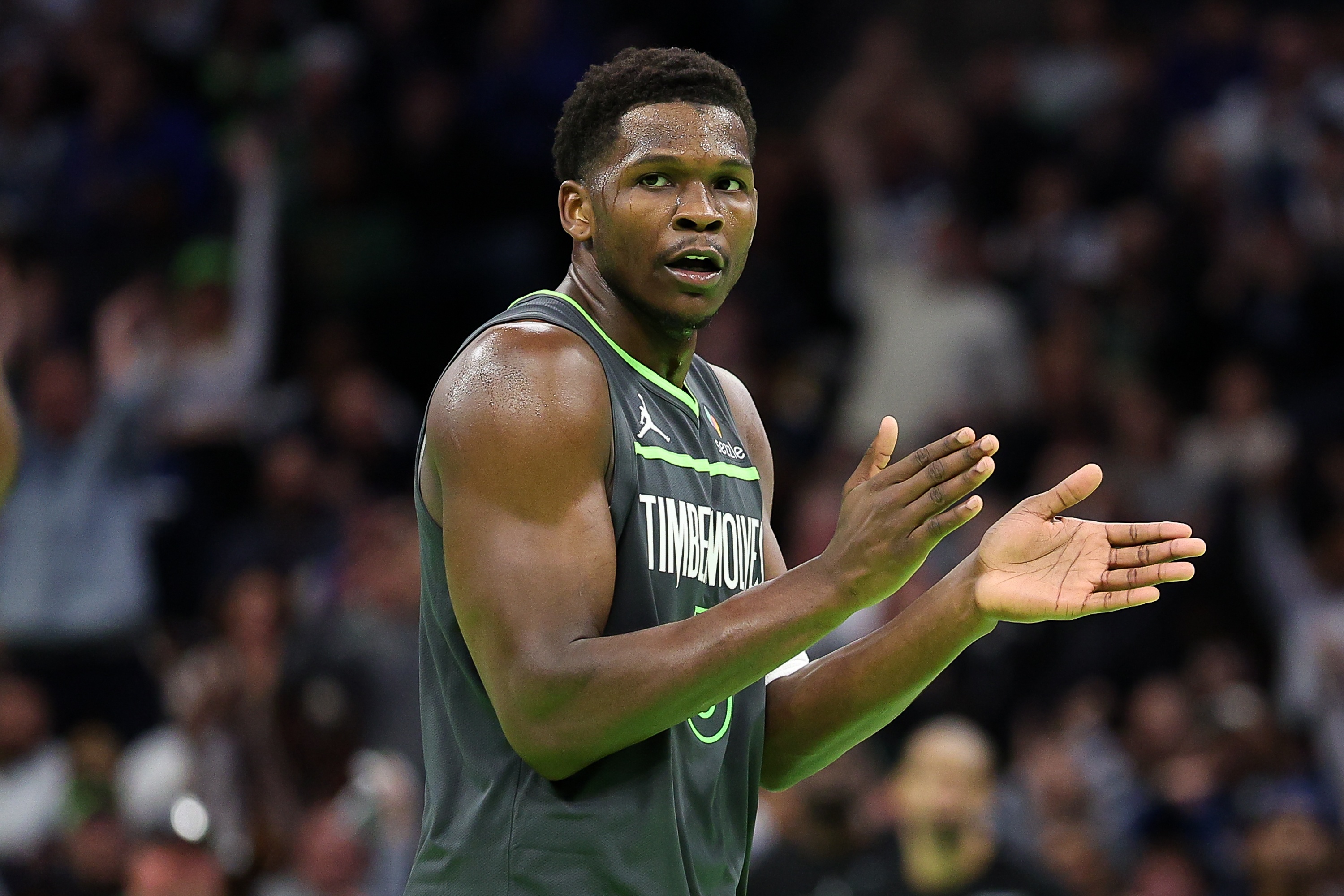 包含森林狼新秀表现不俗,逐渐崭露头角成为球队核心的词条 包含森林狼新秀表现不俗,逐渐崭露头角成为球队核心的词条