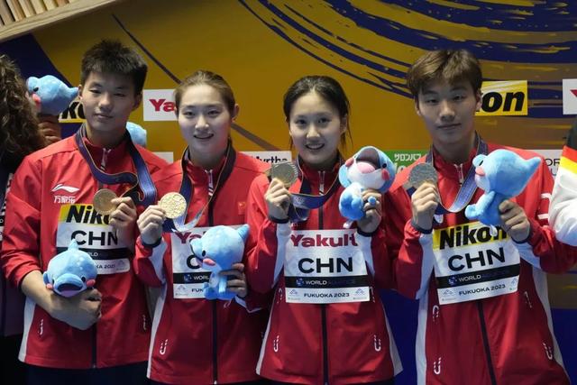 包含荷兰田径队夺多金，势不可挡的词条