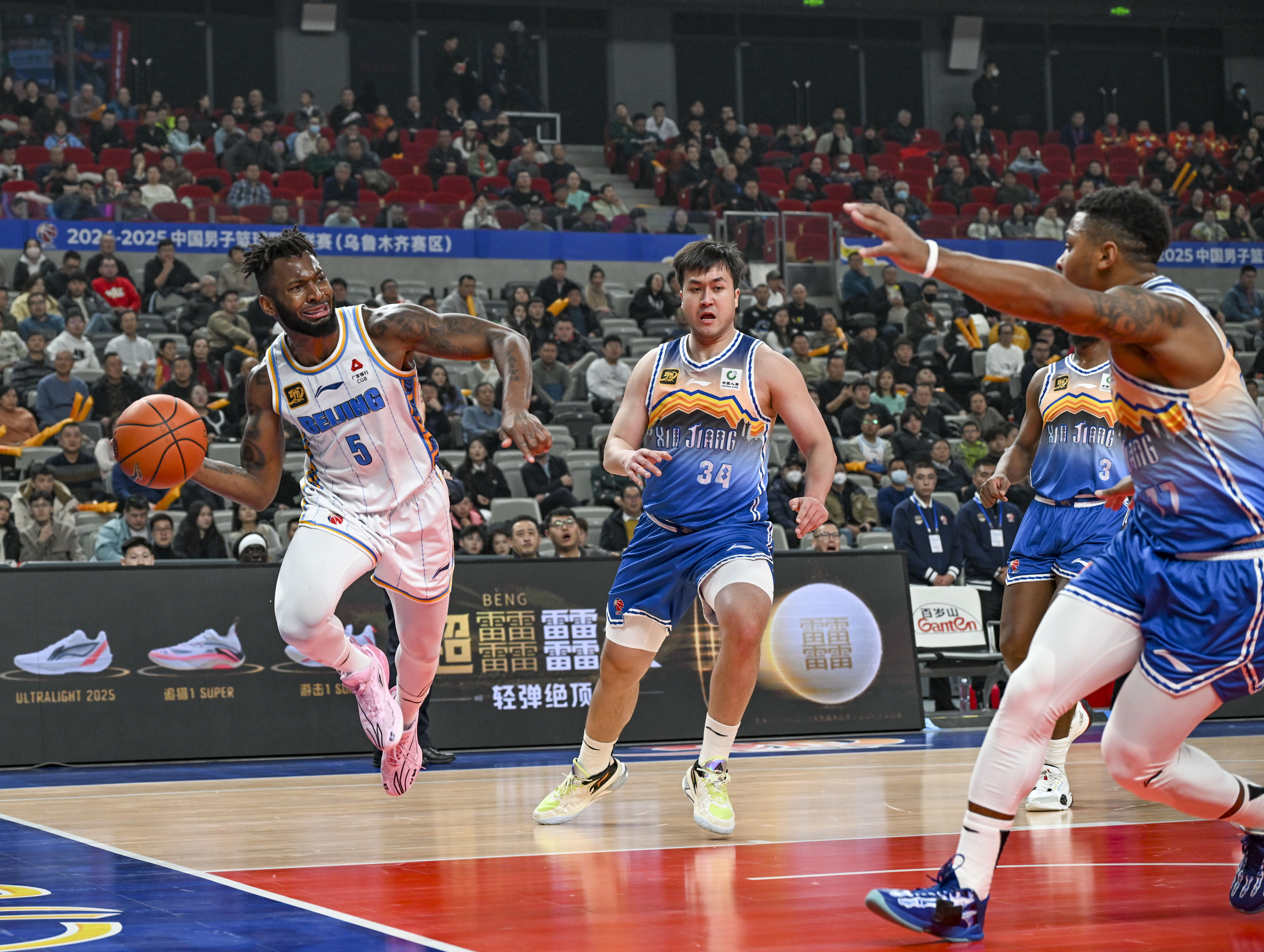 球队在最新比赛中大比分战胜对手 球队在最新比赛中大比分战胜对手