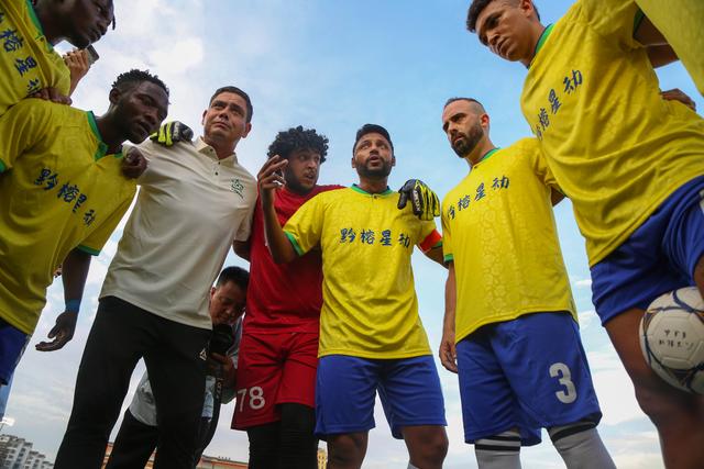 爱游戏app-足球盛宴华丽开场，欧洲联赛激情迸发燃情