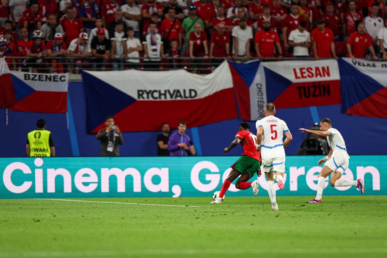 荷兰逆转捷克,晋级八强赛的简单介绍 荷兰逆转捷克,晋级八强赛的简单介绍