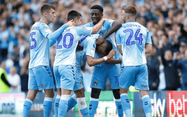 爱游戏app-关于斯旺西队在主场保持不败，击败哈德斯菲尔德的信息