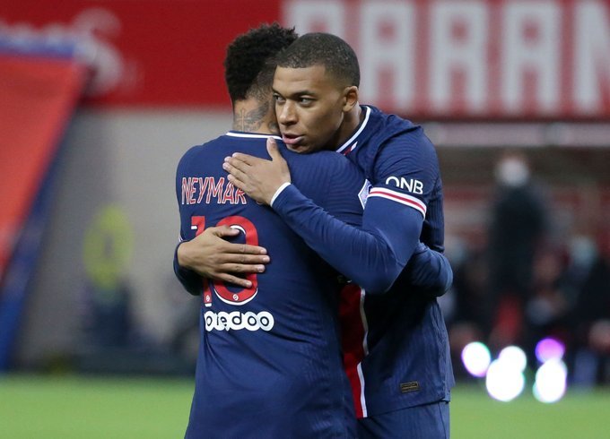 战事激烈,欧冠赛场火药味越来越浓 战事激烈,欧冠赛场火药味越来越浓