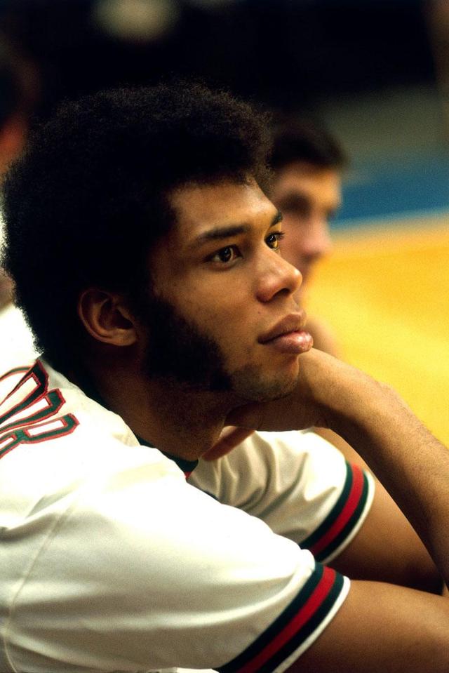 包含雄鹿前锋获评最佳新秀步入联盟光芒照人的词条 包含雄鹿前锋获评最佳新秀步入联盟光芒照人的词条