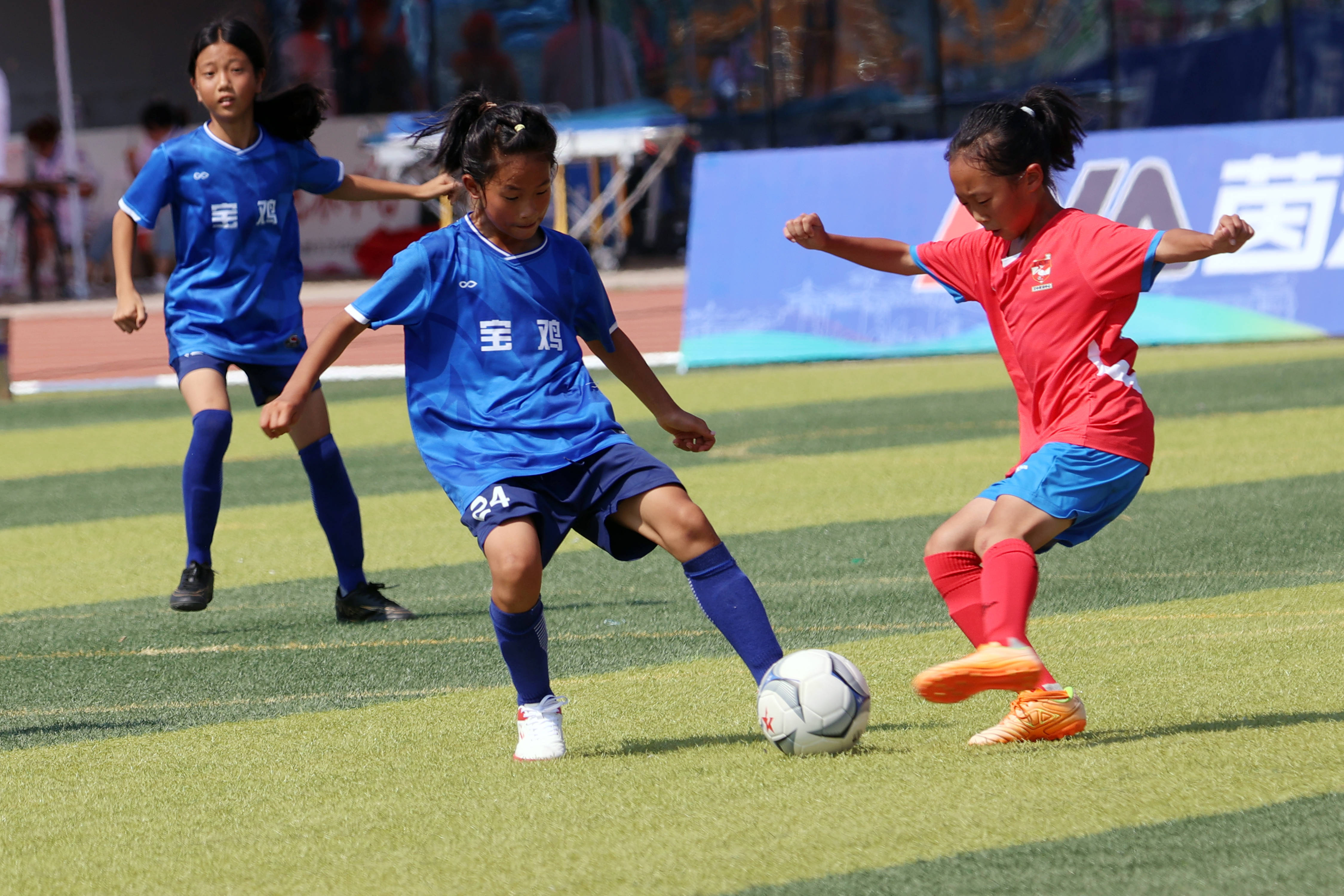 包含足球精神风采:女足比赛场面挑战极限的词条 包含足球精神风采:女足比赛场面挑战极限的词条