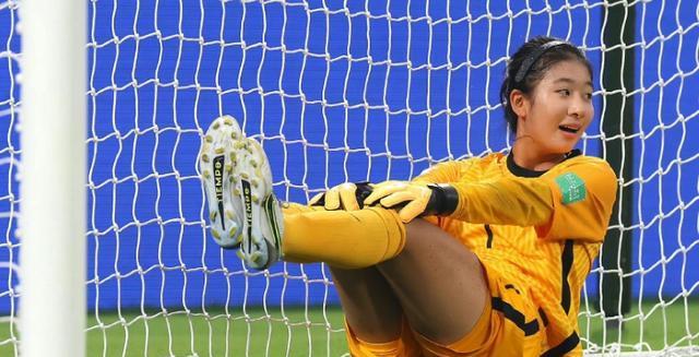 东亚女足赛事精彩纷呈,吸引众多观众围观 东亚女足赛事精彩纷呈,吸引众多观众围观