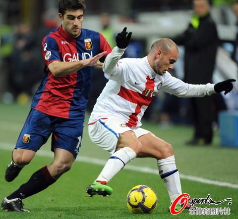 国米逆转热那亚,领跑积分榜 国米逆转热那亚,领跑积分榜