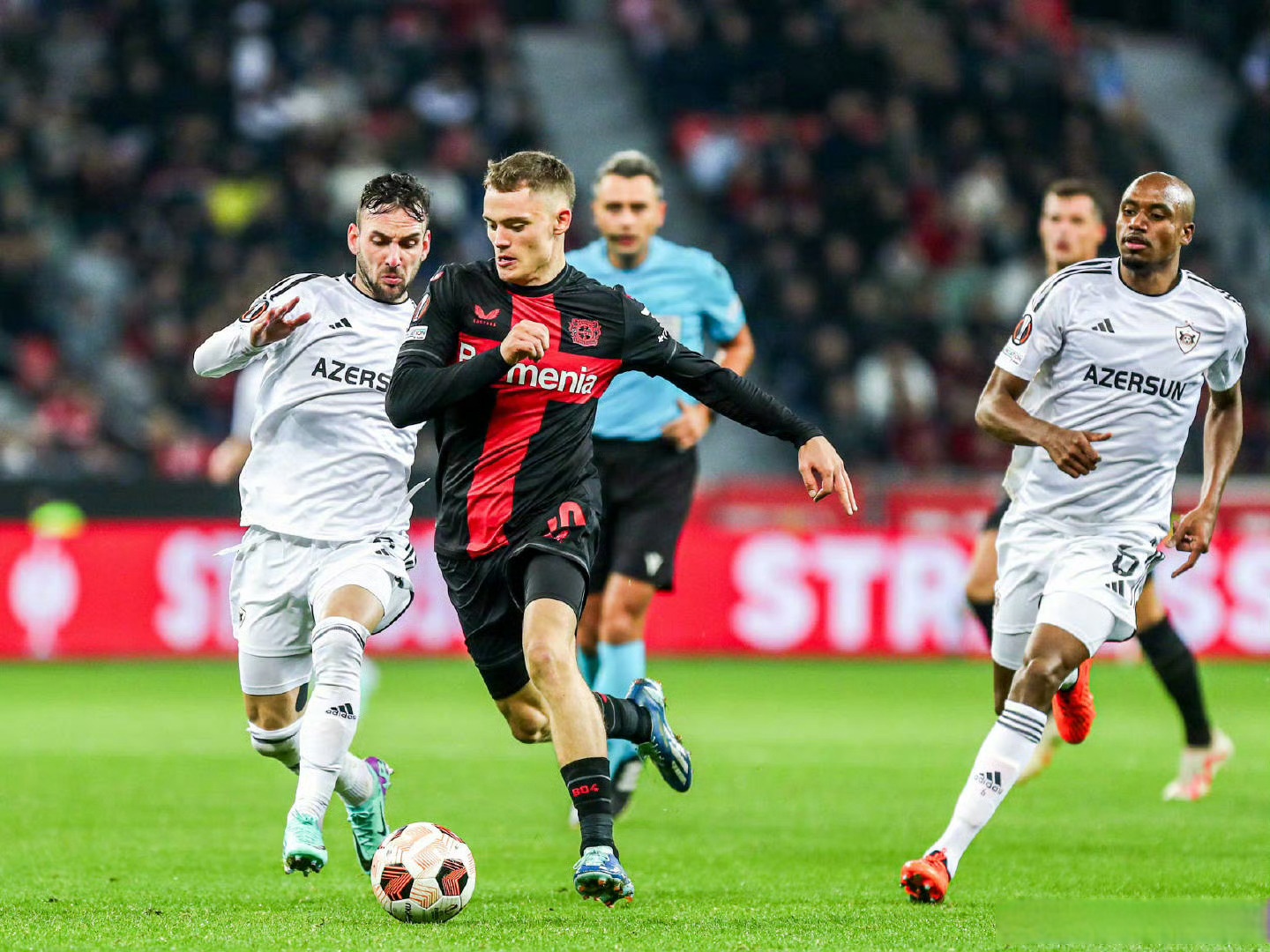 爱游戏app下载-雷恩队主场大胜对手，豪取三分登上积分榜