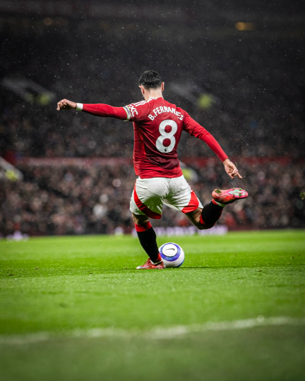 爱游戏体育官网-曼联客场狂胜，提前保级形势稍有缓解的简单介绍