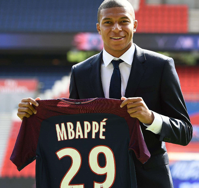 包含法国队后防线表现稳固,成功守住三分的词条 包含法国队后防线表现稳固,成功守住三分的词条