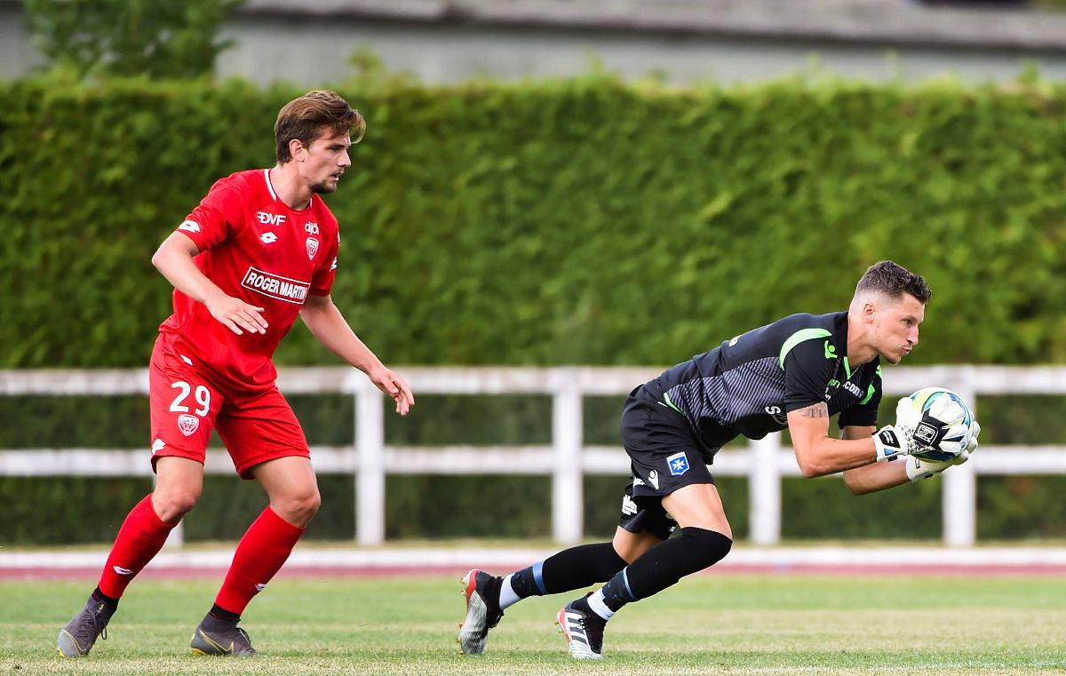 阿雅克肖客场不敌对手,遭遇联赛连败的简单介绍 阿雅克肖客场不敌对手,遭遇联赛连败的简单介绍