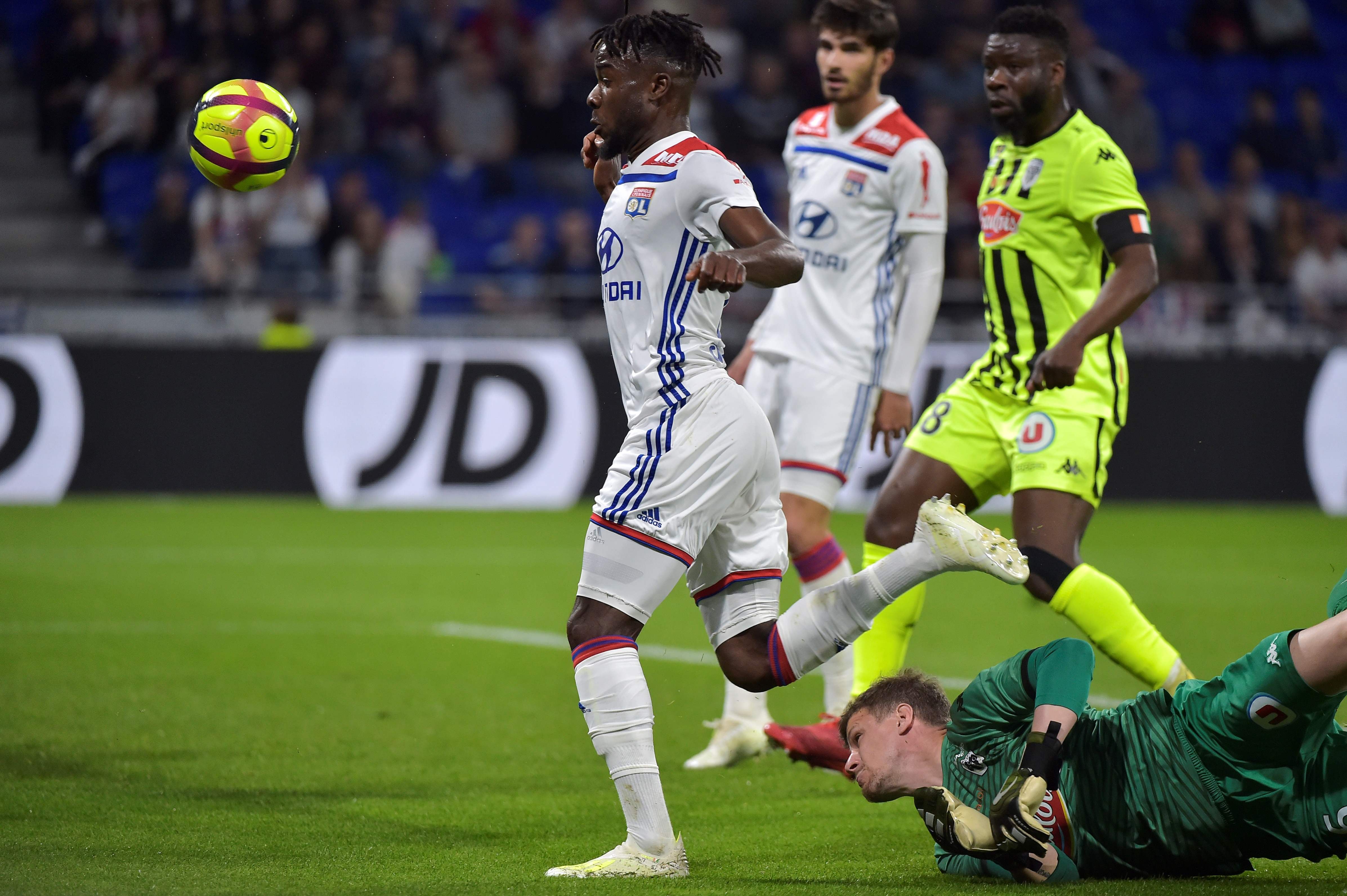 甘冈客场击败昂热，迎来联赛开门红