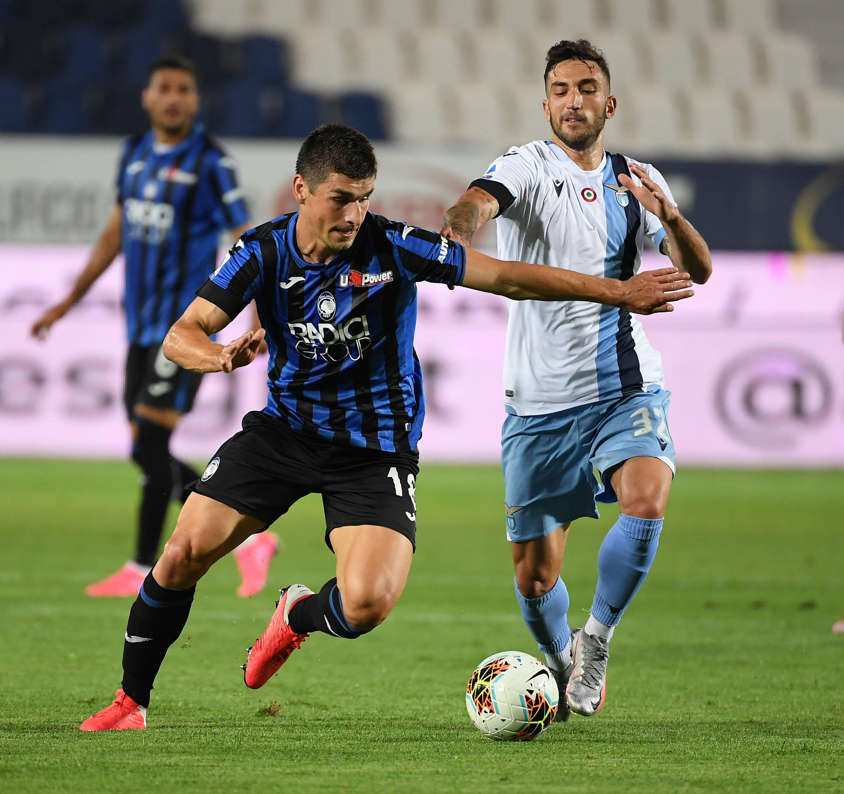 佛罗伦萨主场不敌AC米兰,中场控制优势的简单介绍 佛罗伦萨主场不敌AC米兰,中场控制优势的简单介绍