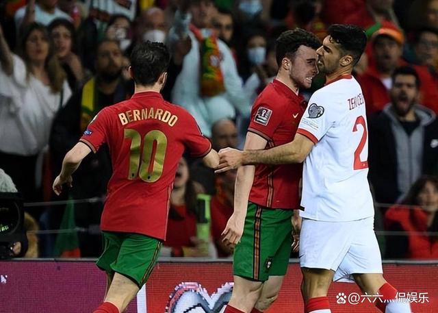 爱游戏官网网页版入口-包含欧洲杯热门球队遭遇意外，小组出线形势不明的词条