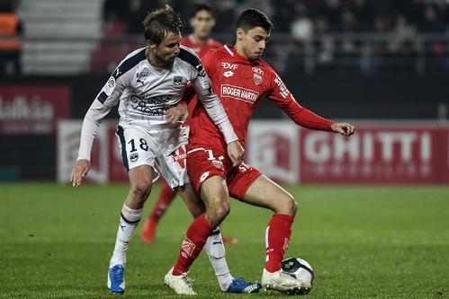 关于罗马主力前锋伤停,球队攻击受阻的信息 关于罗马主力前锋伤停,球队攻击受阻的信息